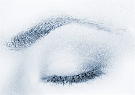 eyelid - Woman's closed, made-up eye, close-up, b&w Stock Photo - Premium Royalty-Free, Code: 695-03383154