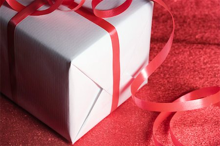 simsearch:632-05991504,k - Gift wrapped in ribbon, close-up Stock Photo - Premium Royalty-Free, Code: 696-03395593