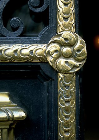 Brass swirl motif, close-up Stock Photo - Premium Royalty-Free, Code: 696-03396754