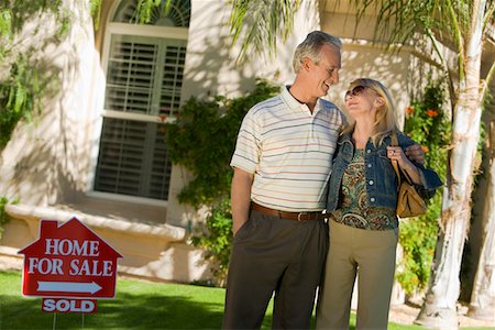 simsearch:693-03308239,k - New home owners in front yard, portrait Stock Photo - Premium Royalty-Free, Code: 693-06014524