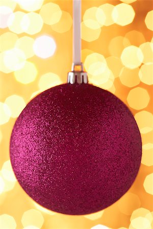 simsearch:614-05955760,k - Christmas bauble, close-up Stock Photo - Premium Royalty-Free, Code: 693-06018746