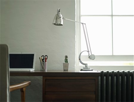 radiator - Desk with laptop and lamp Stock Photo - Premium Royalty-Free, Code: 693-03307600