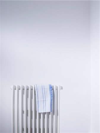 radiator - Dish cloth on radiator Stock Photo - Premium Royalty-Free, Code: 693-03310980