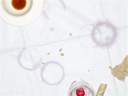 stains and discolorations - Table Cloth with Empty Cup and Glass and Moisture Rings Stock Photo - Premium Royalty-Free, Code: 693-03312259