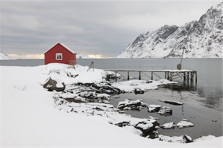 simsearch:693-03557828,k - Remote house in coastal landscape,Skjelfjord, Flakstadoya,  Loftofen, Norway Foto de stock - Sin royalties Premium, Código: 693-03474563
