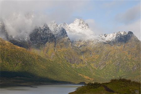 simsearch:693-03557828,k - Cloud cover on mountains, Lofoten Islands, Norway Foto de stock - Sin royalties Premium, Código: 693-03557826