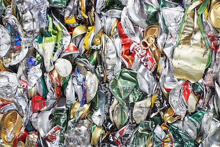 dirty environment - Pile of tin cans, full frame Stock Photo - Premium Royalty-Free, Code: 693-03565682