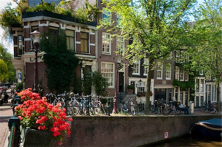 simsearch:700-04425035,k - Street Corner along Lauriergracht, Amsterdam, Netherlands Stock Photo - Rights-Managed, Code: 700-04425030