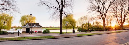 roads and sun - Road Alonside River Thames at Sunrise, Windsor, Berkshire, England, United Kingdom Foto de stock - Con derechos protegidos, Código: 700-04625235