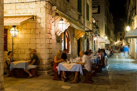 eating outside restaurant - Restaurant at Night, Dubrovnik, Dubrovnik-Neretva County, Croatia Stock Photo - Rights-Managed, Code: 700-05451973