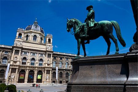 sky horses - Museum of Natural History, Vienna, Austria Foto de stock - Con derechos protegidos, Código: 700-05609895