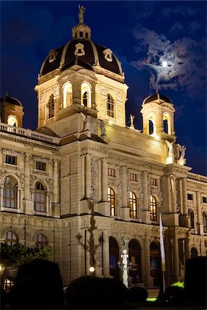 fachada - Kunsthistorisches Museum at Night, Vienna, Austria Foto de stock - Direito Controlado, Número: 700-05609903