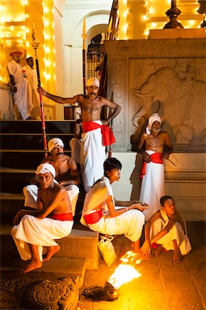 simsearch:700-05642250,k - Flag Bearers at Entrance to Temple of the Tooth, Esala Perahera Festival, Kandy, Sri Lanka Foto de stock - Con derechos protegidos, Código: 700-05642304