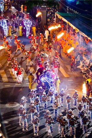 Procession of Performers, Esala Perahera Festival, Kandy, Sri Lanka Foto de stock - Con derechos protegidos, Código: 700-05642328