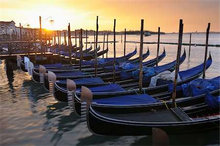 Row of Gondolas on Grand Canal at Dawn, Venice, Veneto, Italy Stock Photo - Rights-Managed, Code: 700-06009321