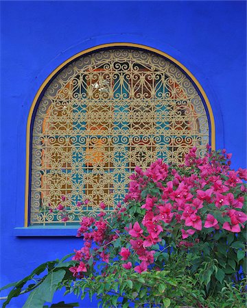 flower designs patterns - Window in Blue House, Jardin Majorelle, Marrakech, Morocco Foto de stock - Con derechos protegidos, Código: 700-06038052