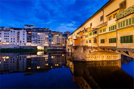 simsearch:855-08420585,k - Ponte Vecchio over Arno River, Florence, Tuscany, Italy Stock Photo - Rights-Managed, Code: 700-06334668