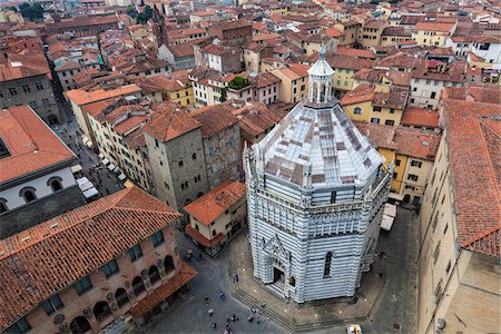 Baptistery in Piazza del Duomo, Pistoia, Tuscany, Italy Stock Photo - Rights-Managed, Code: 700-06368008