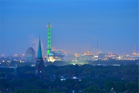 Vue d'ensemble du bassin de la Ruhr à l'aube, Duisbourg, bassin de la Ruhr, Rhénanie du Nord-Westphalie, Allemagne Photographie de stock - Rights-Managed, Code: 700-06368421