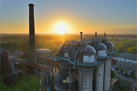 sunrise sky - Landschaftspark Duisburg-Nord, Meiderich Huette, Duisburg, Ruhr Basin, North Rhine-Westphalia, Germany Stock Photo - Rights-Managed, Code: 700-06368430