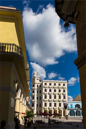 simsearch:700-06465885,k - Buildlings Facing Plaza Vieja, Havana, Cuba Stock Photo - Rights-Managed, Code: 700-06465917