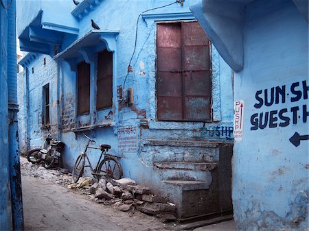 deteriorating building - traditional blue walls of houses in the old district of Jodhpur, India Stock Photo - Rights-Managed, Code: 700-06786707