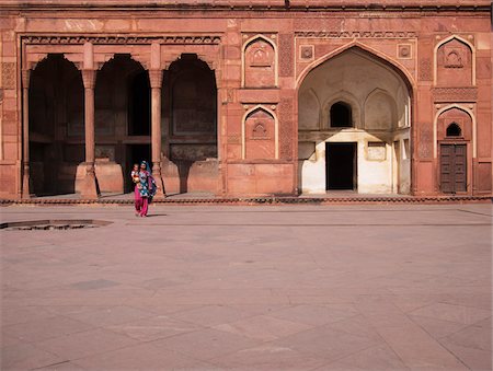 Woman Carrying Baby near Entrance of Mosque in Enclosure Complex of Taj Mahal, India Stock Photo - Rights-Managed, Code: 700-06782132