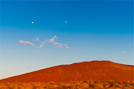 simsearch:693-06667811,k - Red Dune and moon in blue sky, Sossusvlei, Namib Desert, Namib Naukluft Park, Namibia, Africa Stock Photo - Rights-Managed, Code: 700-06961902