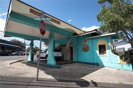 Gas Station on Corner in Makawao, Maui, Hawaii Stock Photo - Rights-Managed, Code: 700-07240955