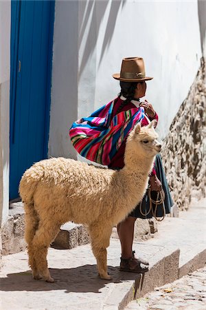 peru - Woman with Llama, Cusco, Peru Photographie de stock - Rights-Managed, Code: 700-07279156