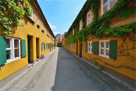 Buildings in Fuggerei, Augsburg, Swabia, Bavaria, Germany Photographie de stock - Rights-Managed, Code: 700-07279248