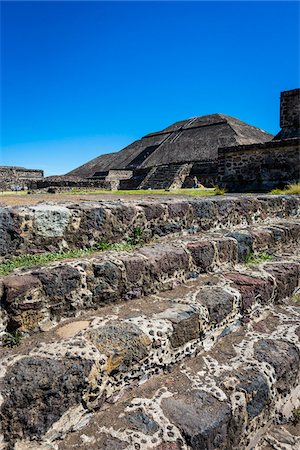 famous place of mexico places - Pyramid of the Sun, San Juan Teotihuacan, northeast of Mexico City, Mexico Stock Photo - Rights-Managed, Code: 700-07279469