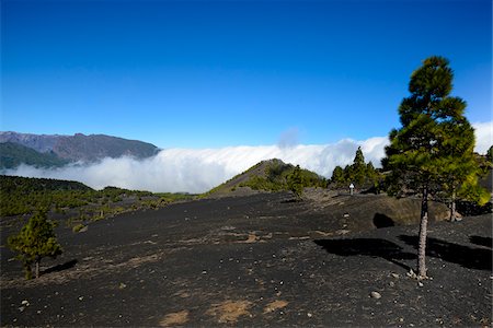 Clouds Filling Valley in Volcanic Mountains, El Pilar, La Palma, Santa Cruz de Tenerife, Canary Islands Foto de stock - Con derechos protegidos, Código: 700-07355343