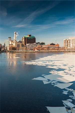 simsearch:700-06465798,k - View of the Charles River and harbor in winter, Boston, Massachusetts, USA. Stock Photo - Rights-Managed, Code: 700-07608359