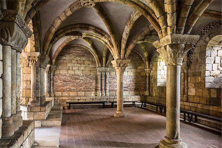 stone archways exterior - The Cloisters, Washington Heights, Upper Manhattan, New York City, New York, USA Stock Photo - Rights-Managed, Code: 700-07735947