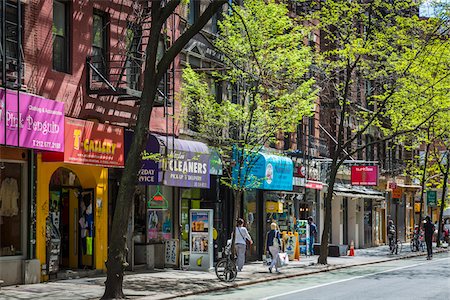 streets of new york - Storefronts on MacDougal Street, Greenwich Village, New York City, New York, USA Stock Photo - Rights-Managed, Code: 700-07744960