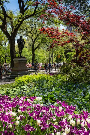 platebandes de fleur - Statue, Central Park, New York City, New York, USA Photographie de stock - Rights-Managed, Code: 700-07744970