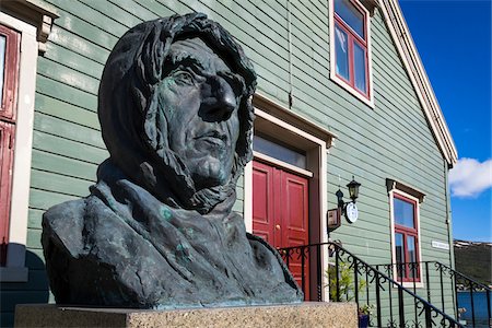 Bust of Roald Amundsen at Polar Museum, Tromso, Norway Stock Photo - Rights-Managed, Code: 700-07784145
