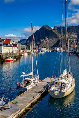 simsearch:693-03557828,k - Sailboats at Dock, Henningsvaer, Austvagoya, Lofoten Archipelago, Norway Foto de stock - Con derechos protegidos, Código: 700-07784249