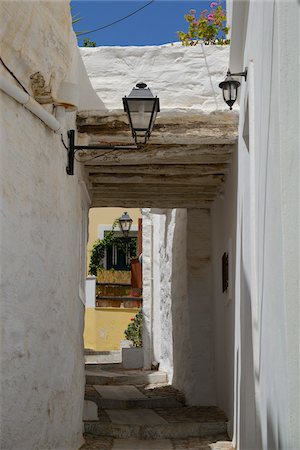 Passage way and alley with lanterns, Syros, Cyclades Islands, Greece Stock Photo - Rights-Managed, Code: 700-07783719