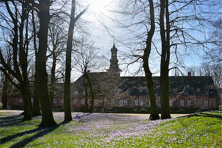 simsearch:400-05044143,k - Castle Husum with crocus and sun in spring, Husum, Schlosspark, Schleswig-Holstein, Germany Stock Photo - Rights-Managed, Code: 700-07802710