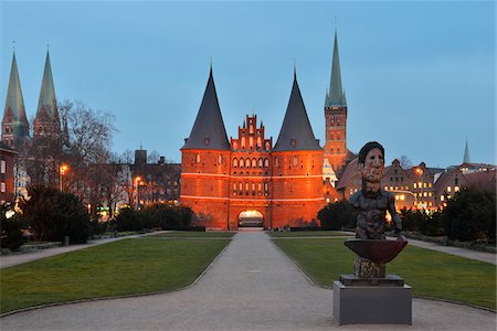 sculptures - Holsten Tor at dusk, Luebeck, Schleswig-Holstein, Germany Stock Photo - Rights-Managed, Code: 700-07802712