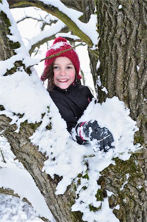 simsearch:700-03615826,k - Girl Playing Outdoors in Snow, Upper Palatinate, Bavaria, Germany Stock Photo - Rights-Managed, Code: 700-08002287