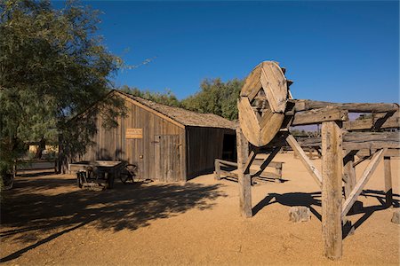 photos old barns - Borax Museum, Furnace Creek, Death Valley National Park, California, USA. Foto de stock - Con derechos protegidos, Código: 700-08002499