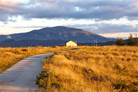 simsearch:700-03621231,k - Hiking Trail with Mountains in the background, Campotosto, Gran Sasso e Monti della Laga National Park, Abruzzo, Italy Stock Photo - Rights-Managed, Code: 700-08082998