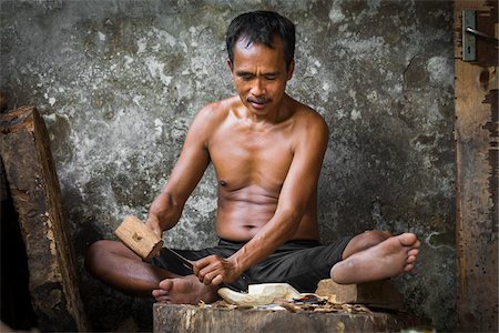 single mature people - Woodcarver, Petulu near Ubud, Bali, Indonesia Stock Photo - Rights-Managed, Code: 700-08385822