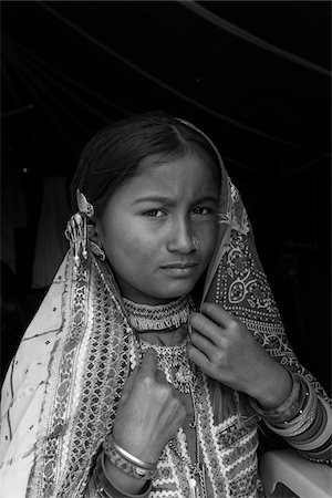 simsearch:700-01200131,k - Kutchi Nomadic Girl Dressed in Traditional Costume, Kutch District, Gujarat, India Stock Photo - Rights-Managed, Code: 700-08386166