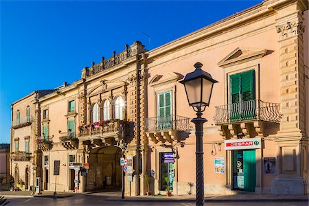 simsearch:700-08701917,k - Traditional architecture and street scene in Ragusa in Sicily, Italy Stock Photo - Rights-Managed, Code: 700-08723113