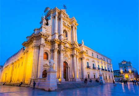 place of worship - Cathedral of Syracuse at Dusk in Piazza Duomo, Ortygia, Syracuse, Sicily, Italy Stock Photo - Rights-Managed, Code: 700-08723255