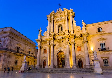 simsearch:700-05821958,k - Cathedral of Syracuse at Dusk in Piazza Duomo, Ortygia, Syracuse, Sicily, Italy Stock Photo - Rights-Managed, Code: 700-08723257